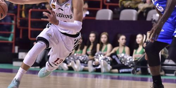 的防守和进 的防守和进